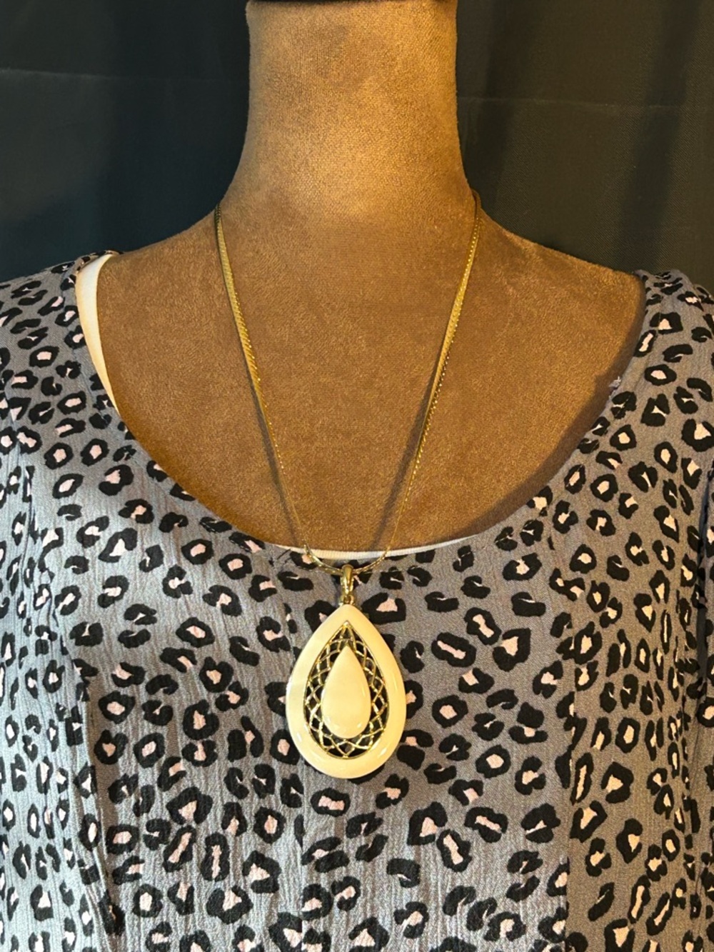 Avon Chain And Cream Enamel Vintage Unsigned Pendant